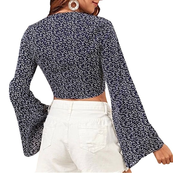 🌸 5/$10 SHEIN Navy Blue Floral Print Tie Crop Top Small - Picture 2 of 6